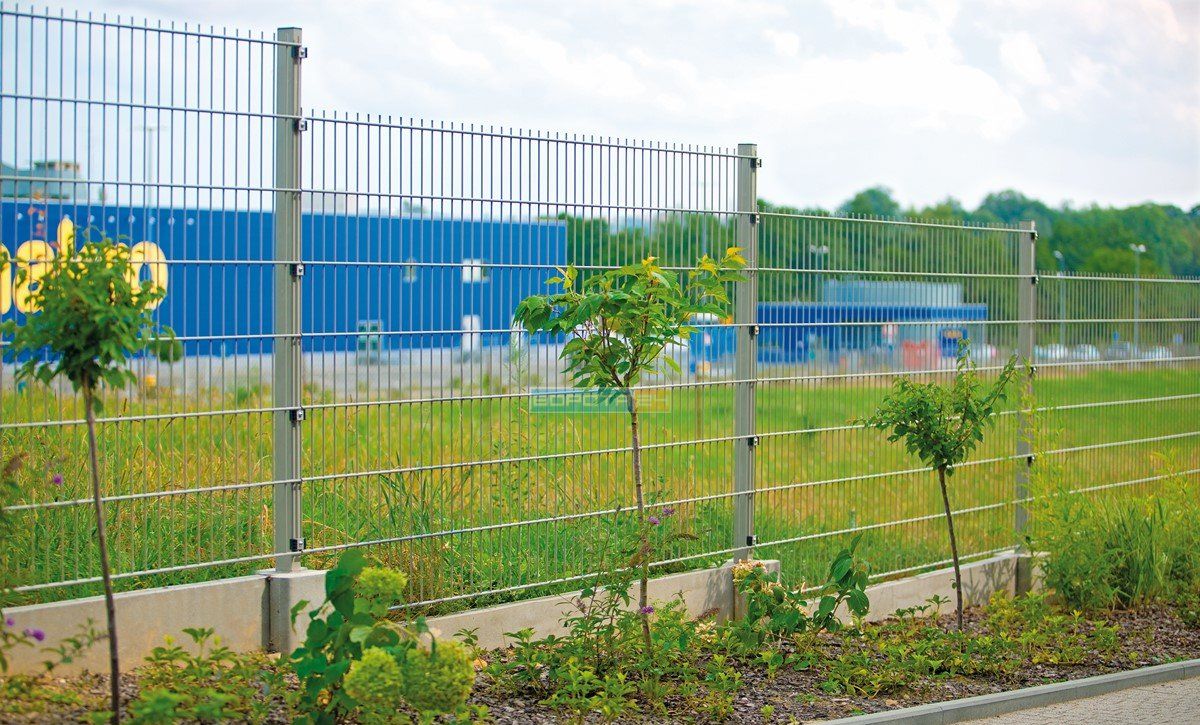 паркани для виробничих майданчиків - спортивних територій